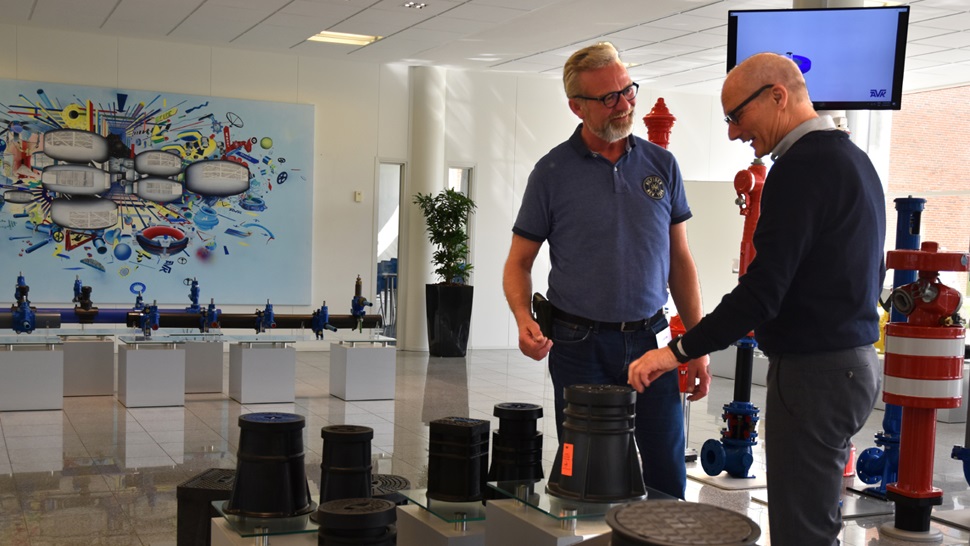 Presentation surface boxes in showroom AVK